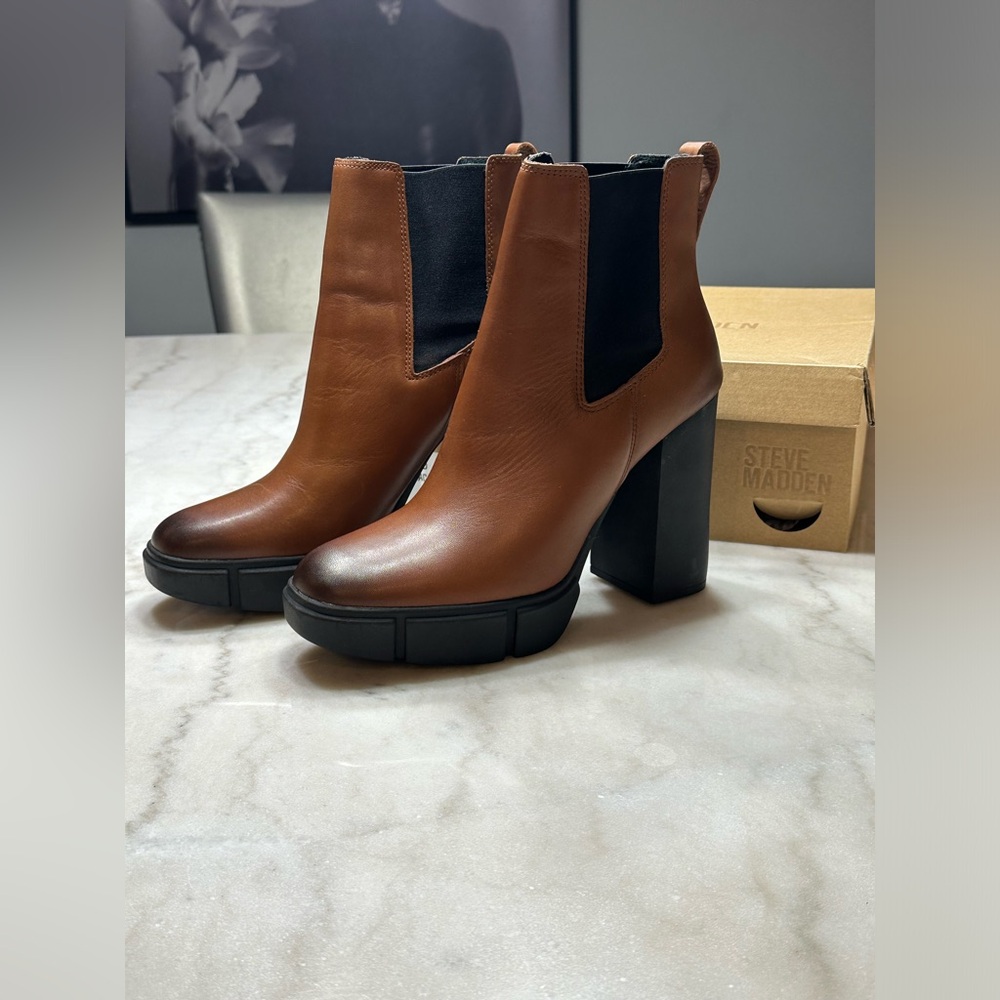 Steve Madden Revised Lea platform boots